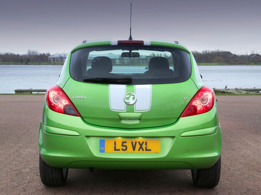  Vauxhall Corsa Sting 2013 года  (фото 15 из 18)